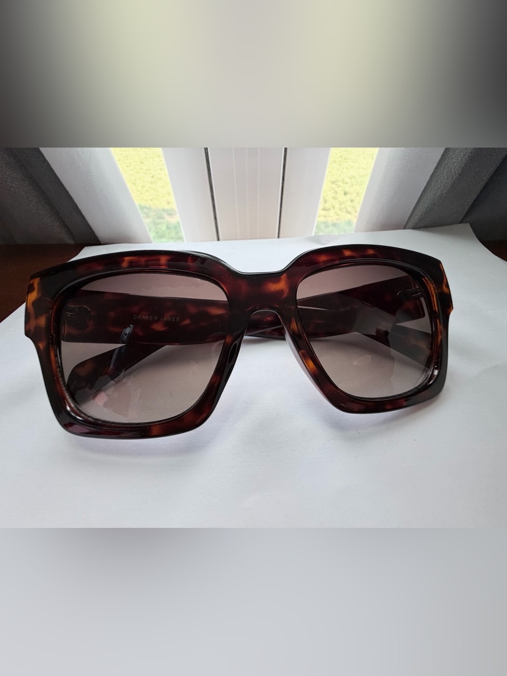 Draper James DJ7047 Tortoise Square Sunglasses NWOT